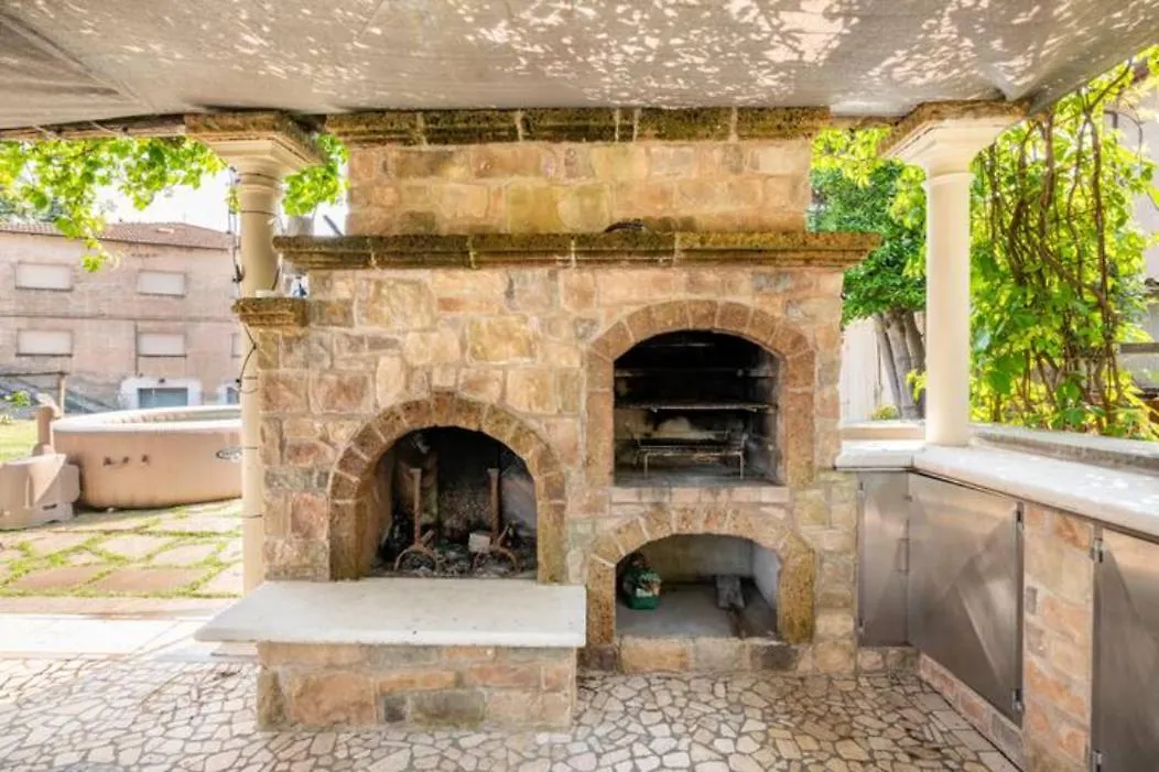 Villa Dacia Guiglia Bed & Breakfast